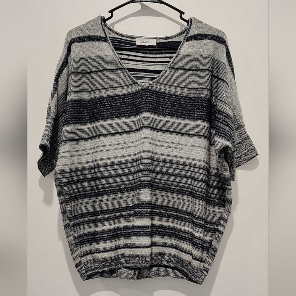 Calvin Klein Women's Blue and Gray V-Neck Sweater